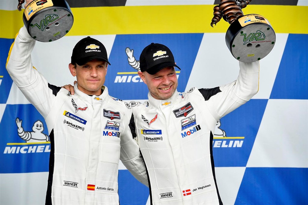 Antonio Garcia og Jan Magnussen på podiet.
(Foto: Richard Prince)